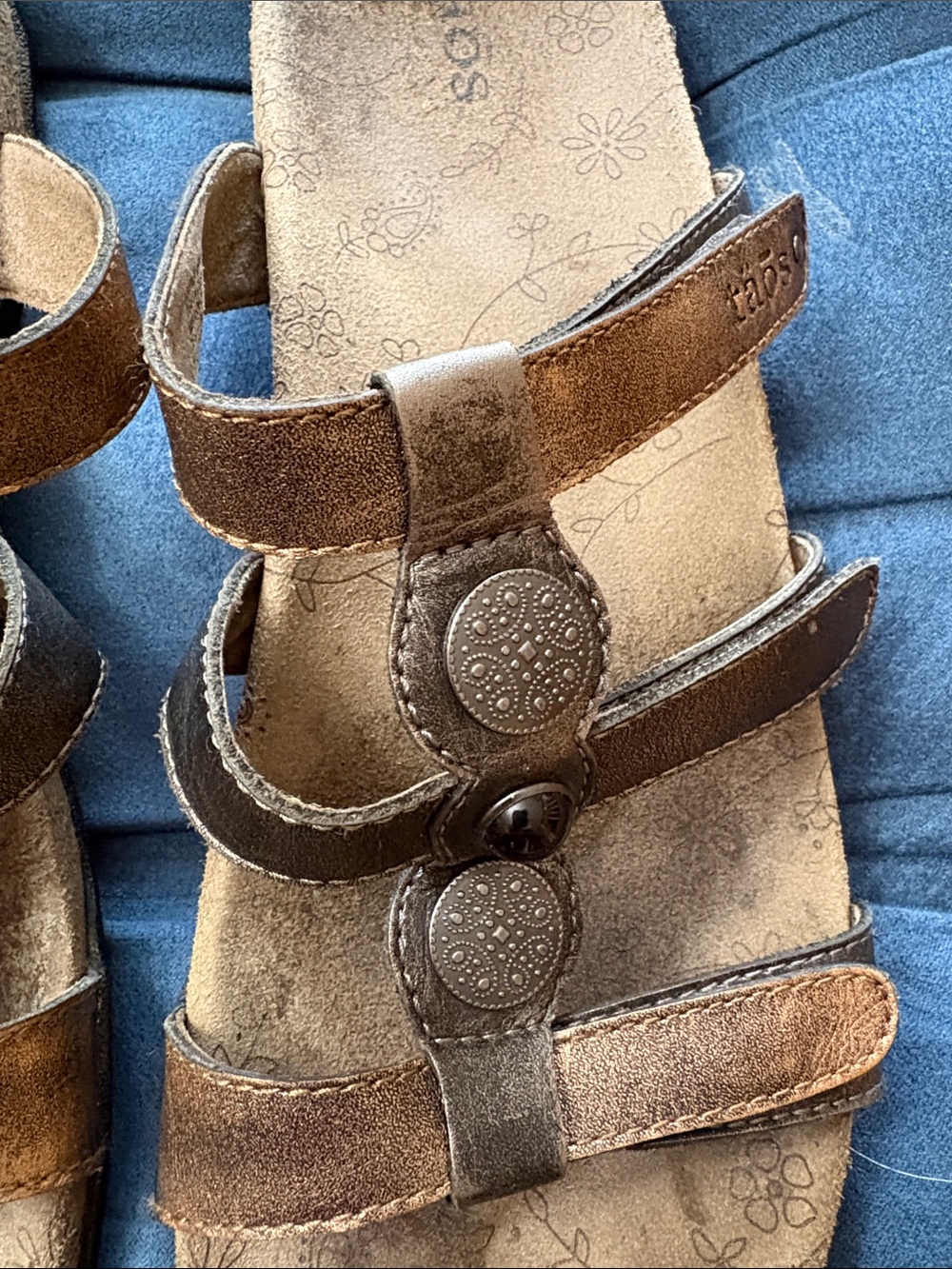 Taos Metallic Bronze and Brown Triple-Strap Slide Sandals - Picture 3 of 4